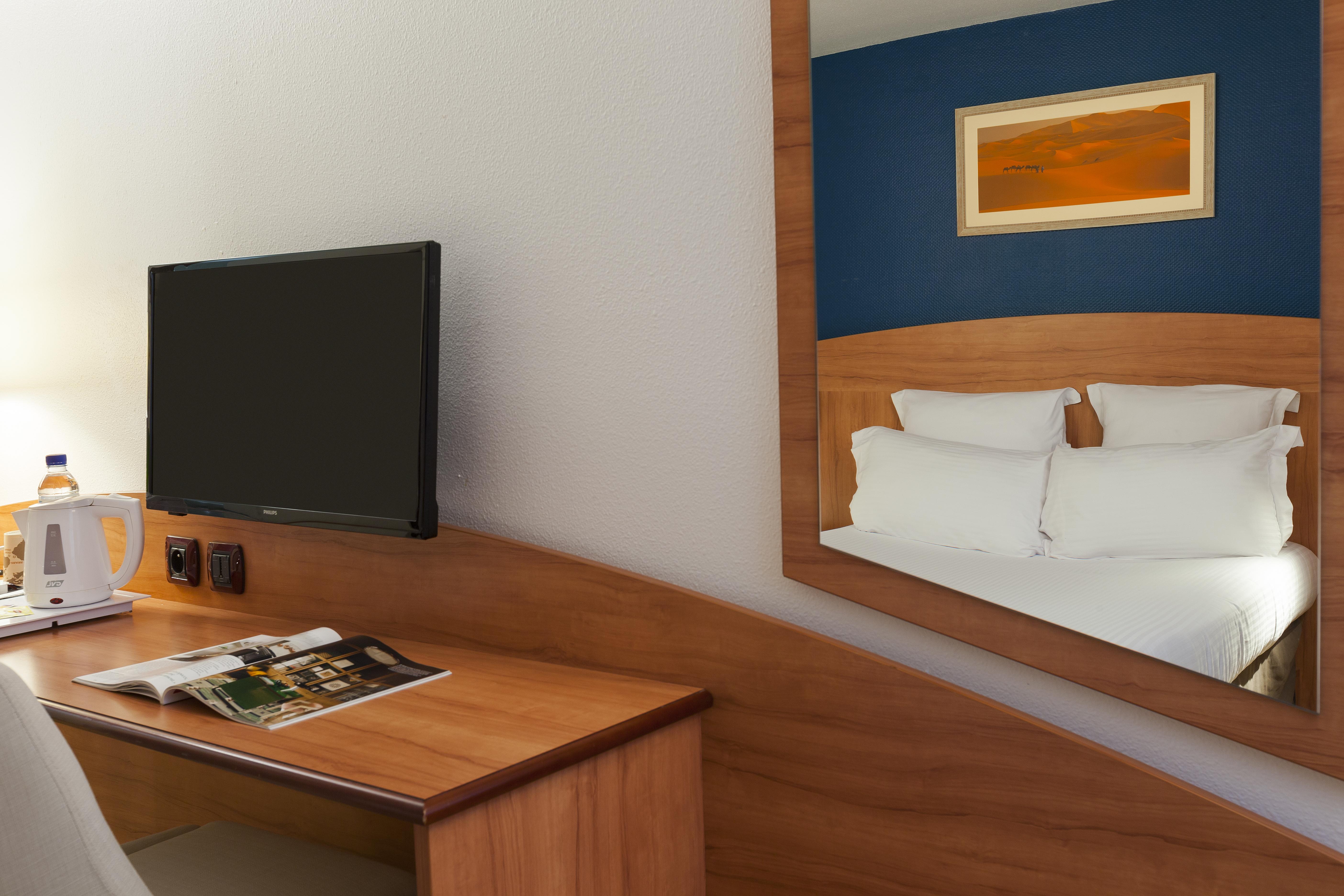 Comfort Hotel Evreux Ngoại thất bức ảnh