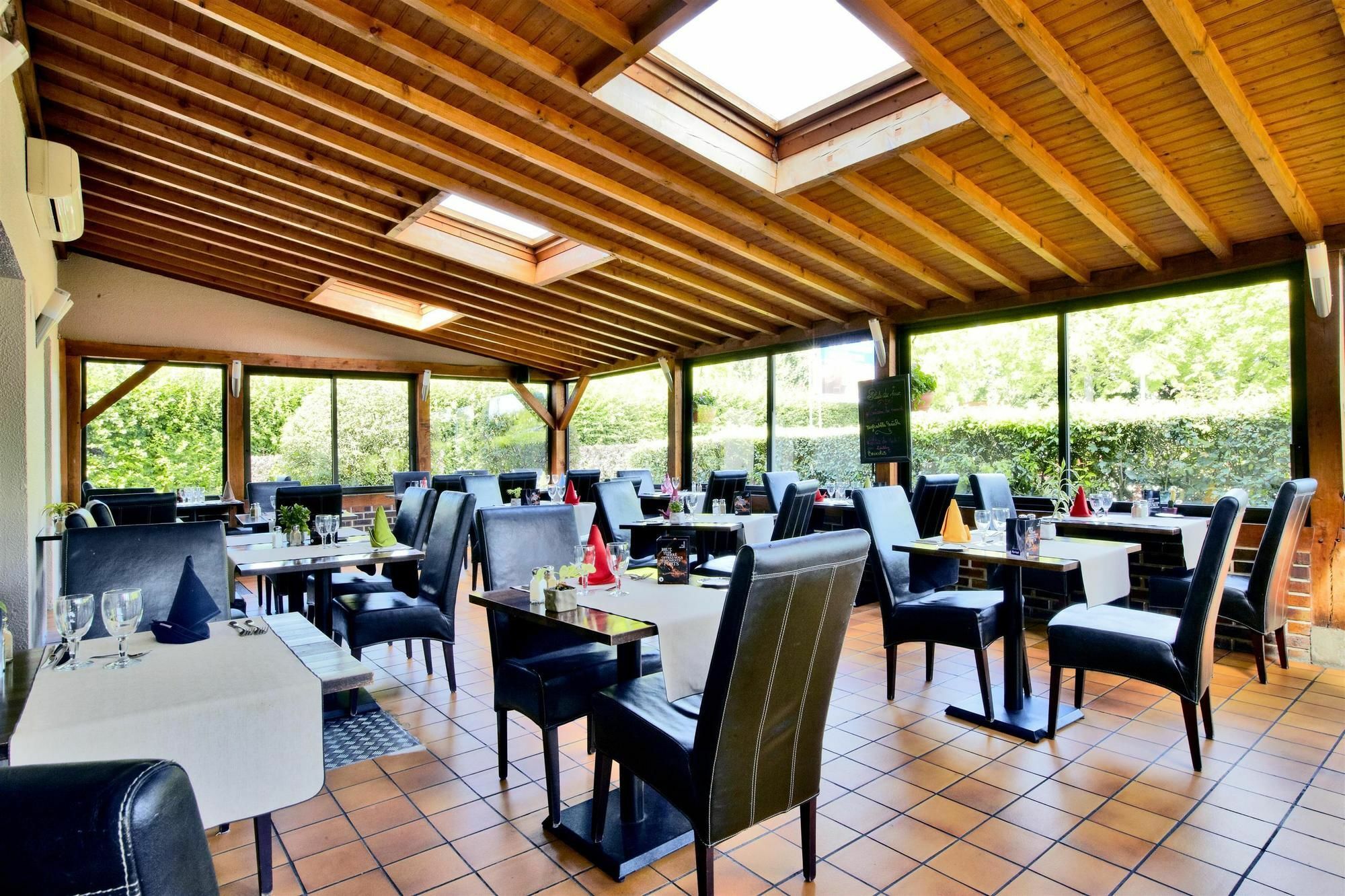 Comfort Hotel Evreux Ngoại thất bức ảnh